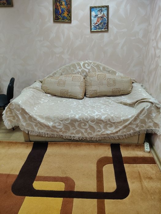 Комфортна і тепла двокімнатна квартира подобово. Біля Сіті.