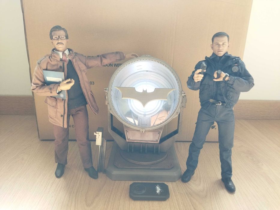 Hot Toys MMS 275 The Dark Night Rises 1/6 Figura Colecionável Batman