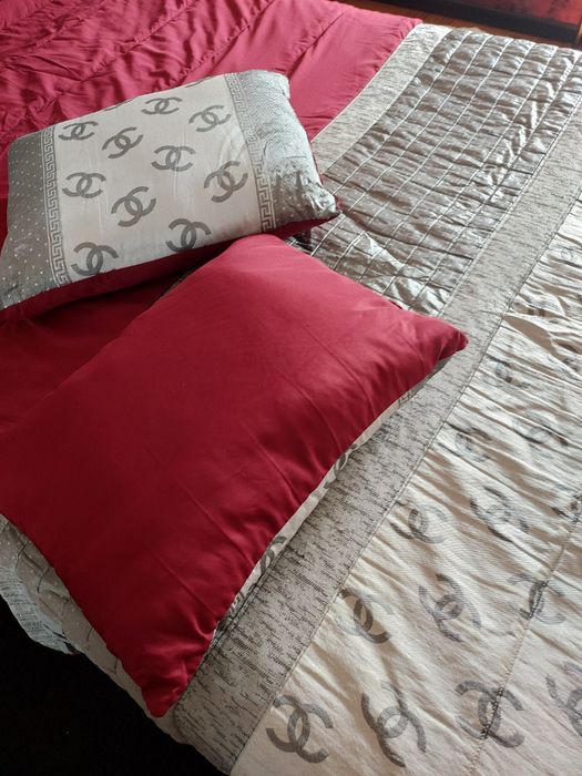 edredom casal +2 almofadas novo