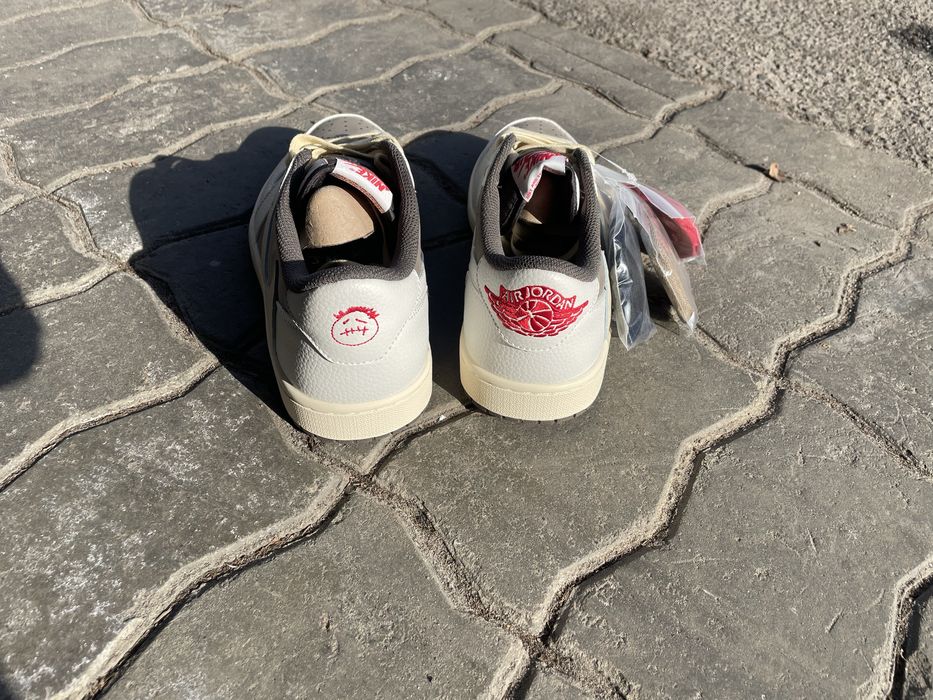Jordan 1 Retro Travis Scott «Reverse Mocha». Мока.
