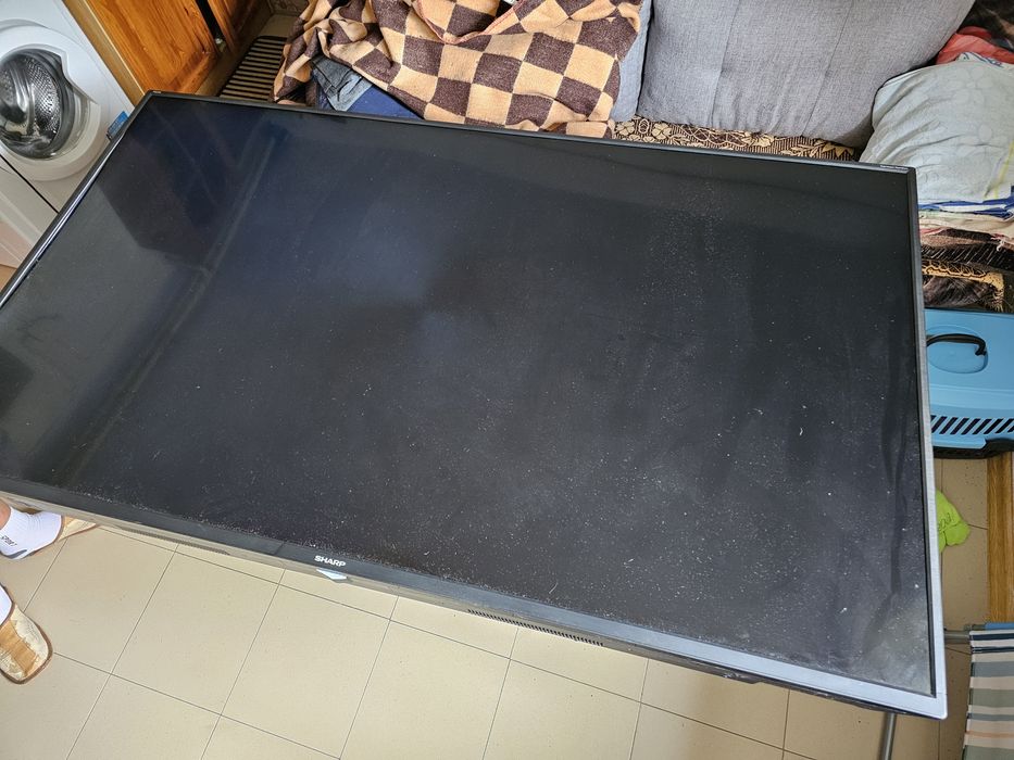 Sharp 65 cali uszkodzony