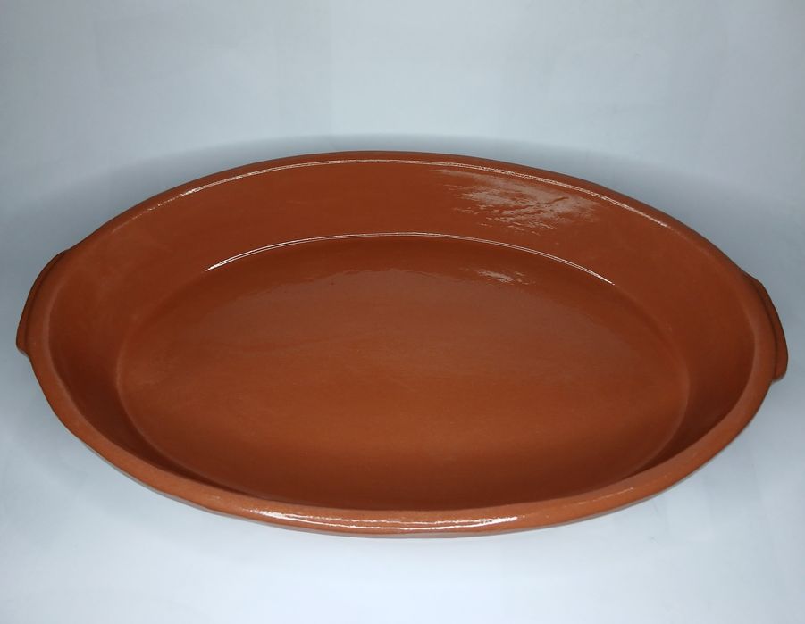 Travessa de barro oval antiga