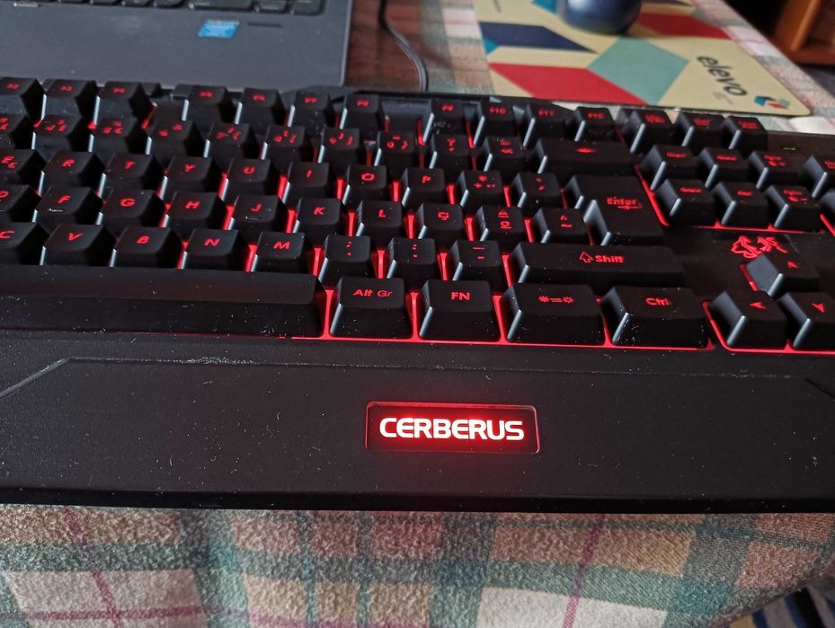 Teclado Gaming ASUS Cerberus MKII