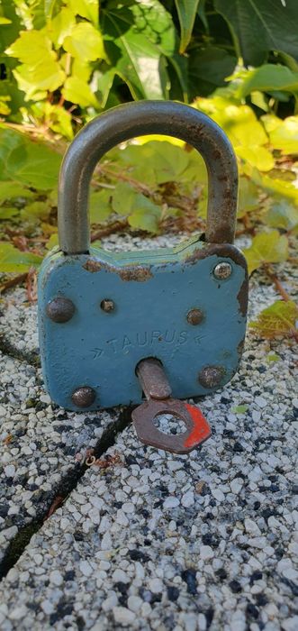 stara kłódka TAURUS- PRL