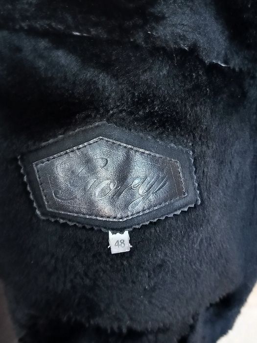 Czarny damski kożuch r. 48 firmy Gory w dobrym stanie.