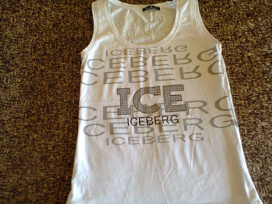 Футболка белая, с принтом, новая, 200 грн