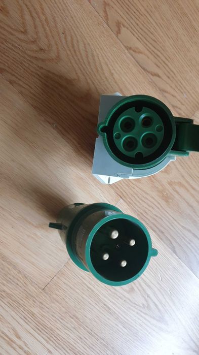 Tomada + Ficha  industrial 32A 3P+T 500V Legrand