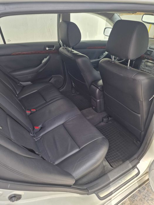 Toyota Avensis T25 — photo 5