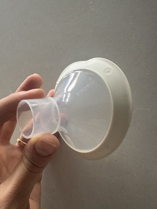 Solo Medela + esterilizador + copos medela