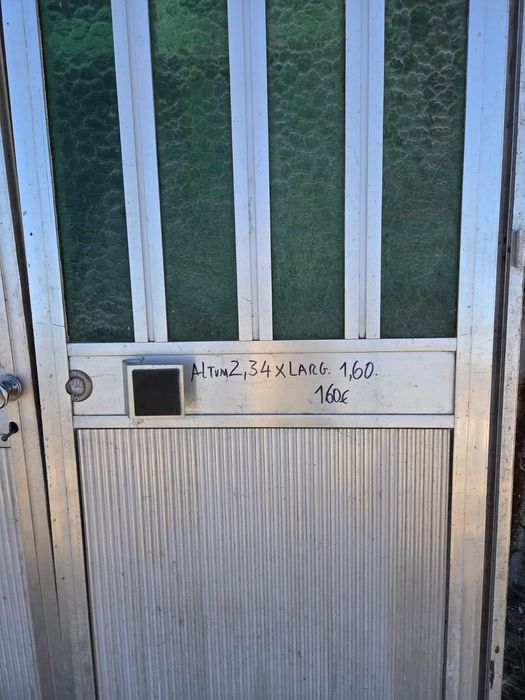 Portão em alumínio
