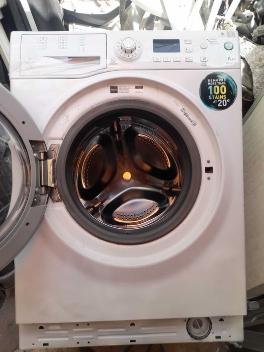 maquina de roupa Ariston 9 quilos 1200 smi nova sem qualquer problema