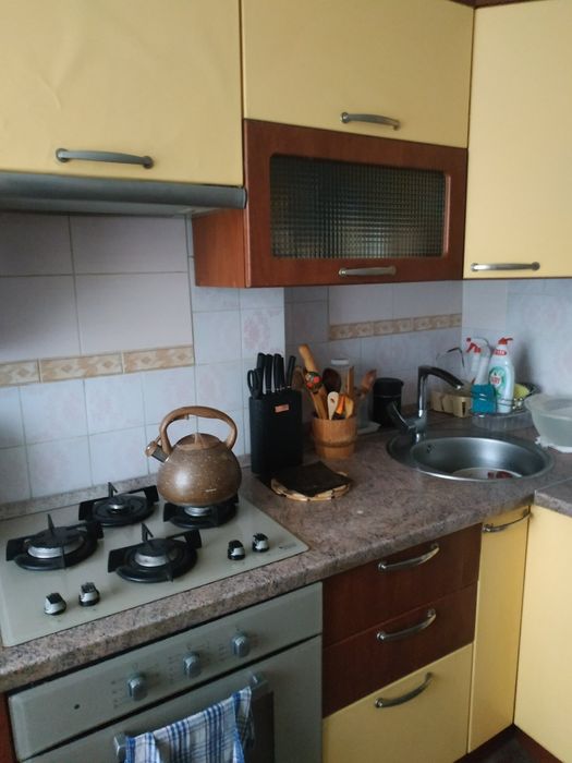 КУХНЯ -Эл. Духовка , Газ.Варочная поверхность, вытяжка и раковина