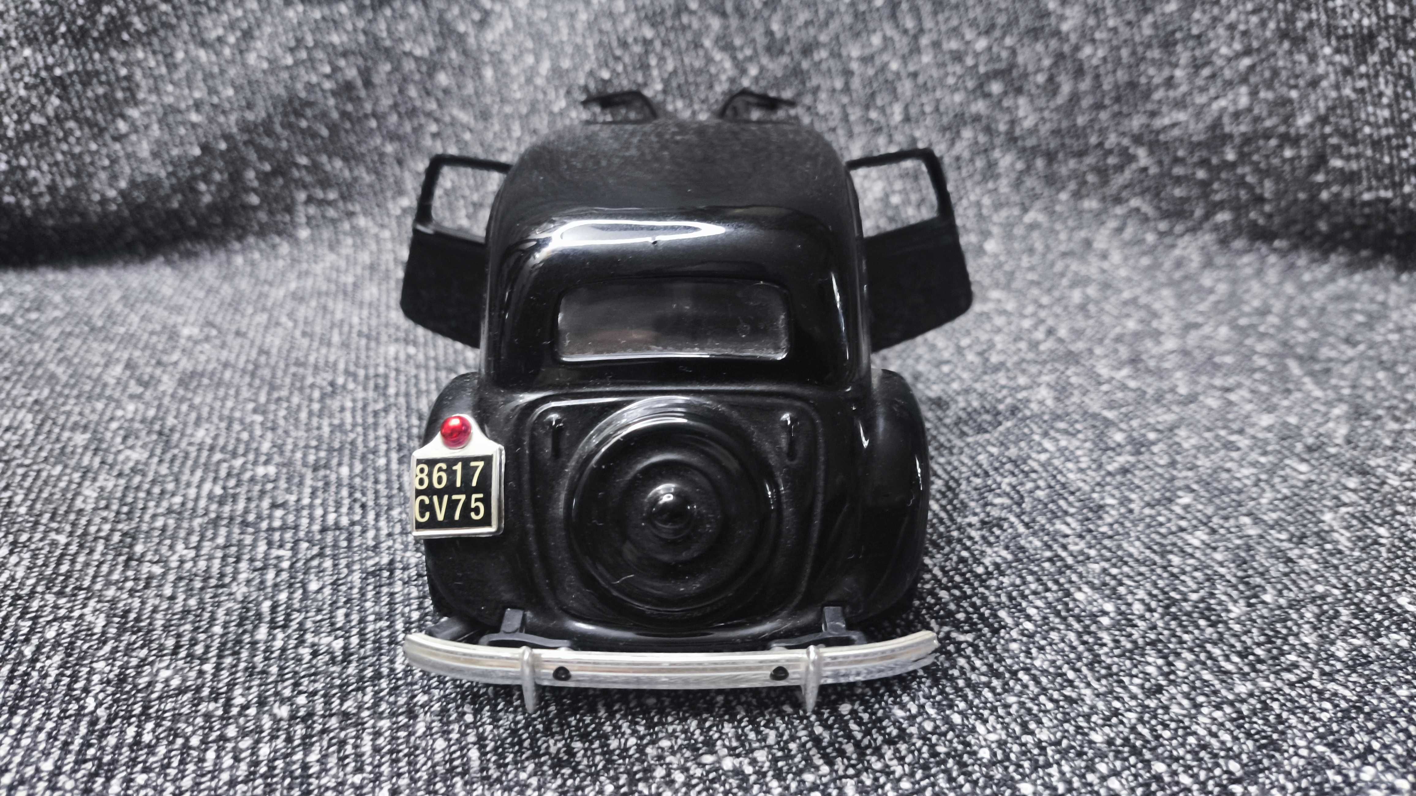 Bburago Citroën 15cv TA (1938) 1:24(黒) Модель Citroen T.A. 15 cv (1938) масштаб 1:24 Bburago: 1 200