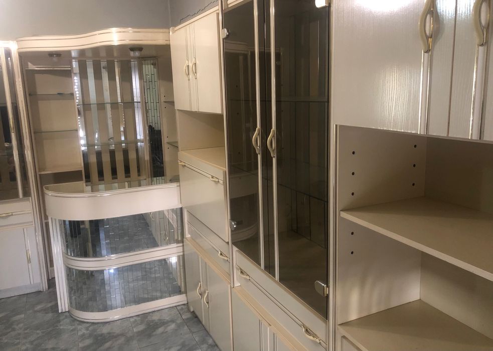 Mobília de Sala com Bar. 5 peças. Seminovo. Urgente!