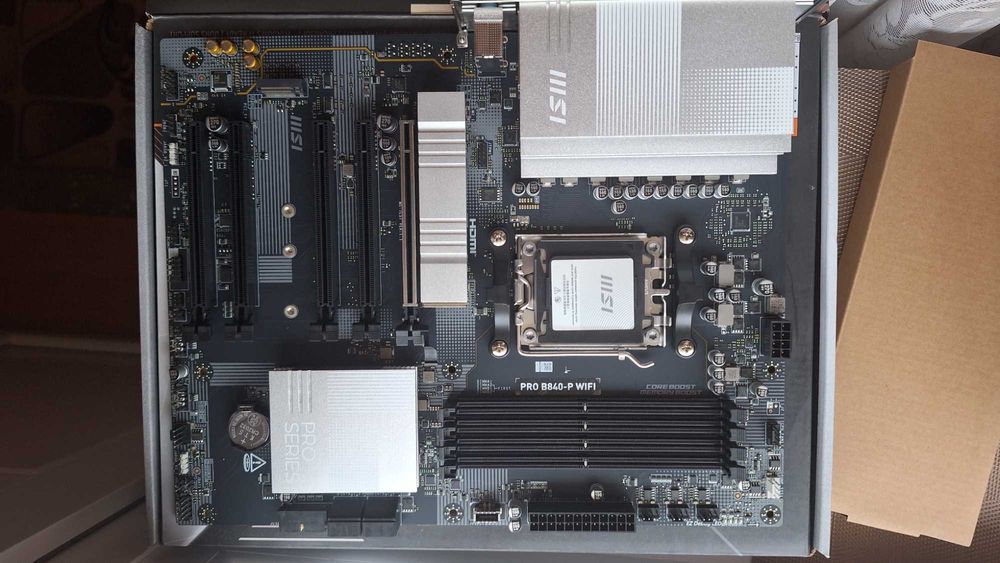 Материнська плата MSI B840 pro wifi