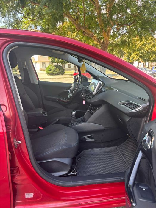 Peugeot 208 Impecavel
