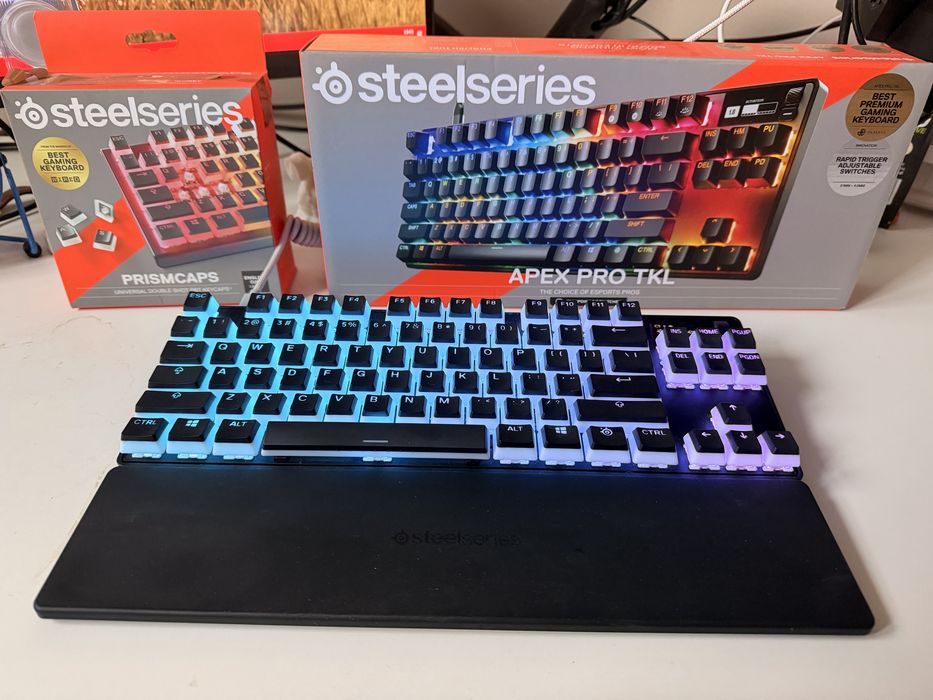 Apex pro TKL  gen 3 + prism caps
