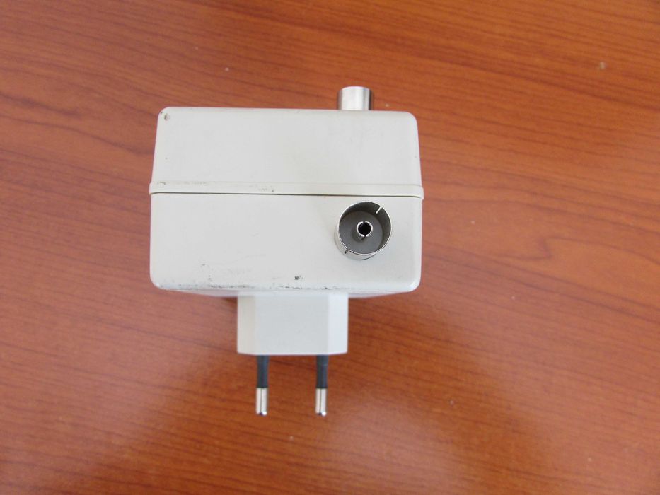 Wzmacniacz antenowy 2x15dB