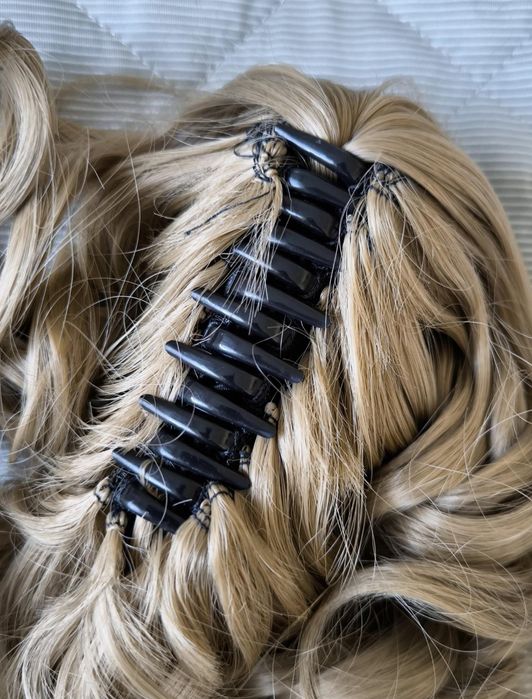 Шиньон на крабику, пишний хвіст, штучне волосся