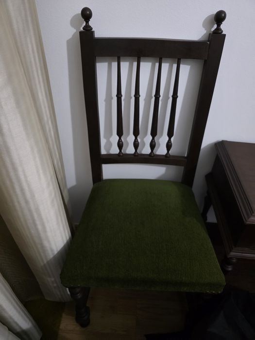 2 cadeiras de madeira