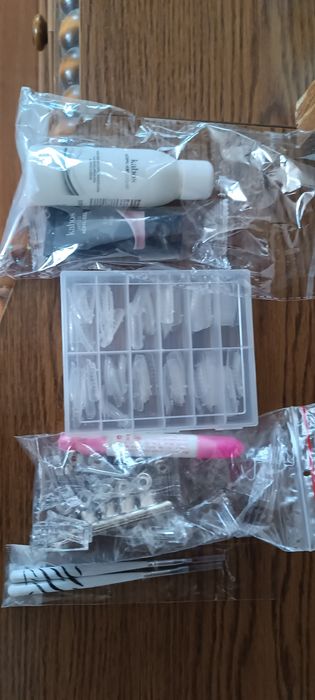 Zestaw do robienia manicure na formie. Przedłużanie paznokci