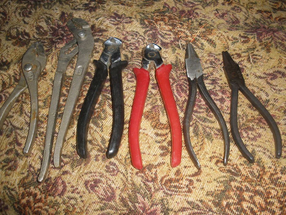 Новый инструмент-кусачки,пласкогубцы,галочка,ключи. -сделаны в СССР ...