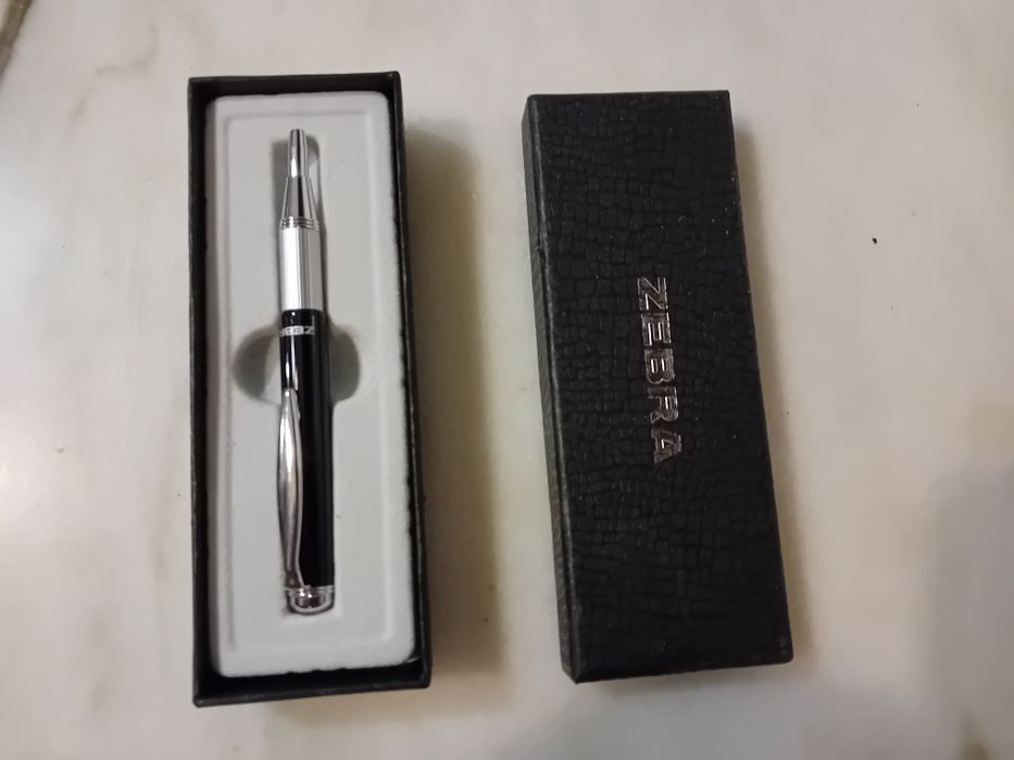 Caneta Telescópica  com Estojo Zebra Nova
