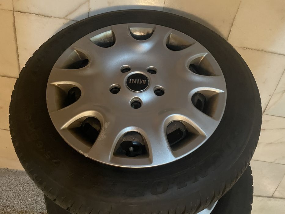 4 jantes 15” mini cooper c/ pneus quase novos
