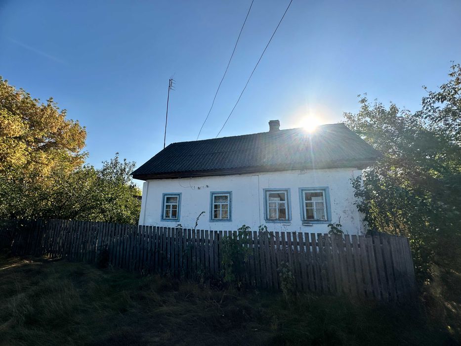 Цегляний будинок у с. Лоска, 4 кімнати, житловий стан RD
