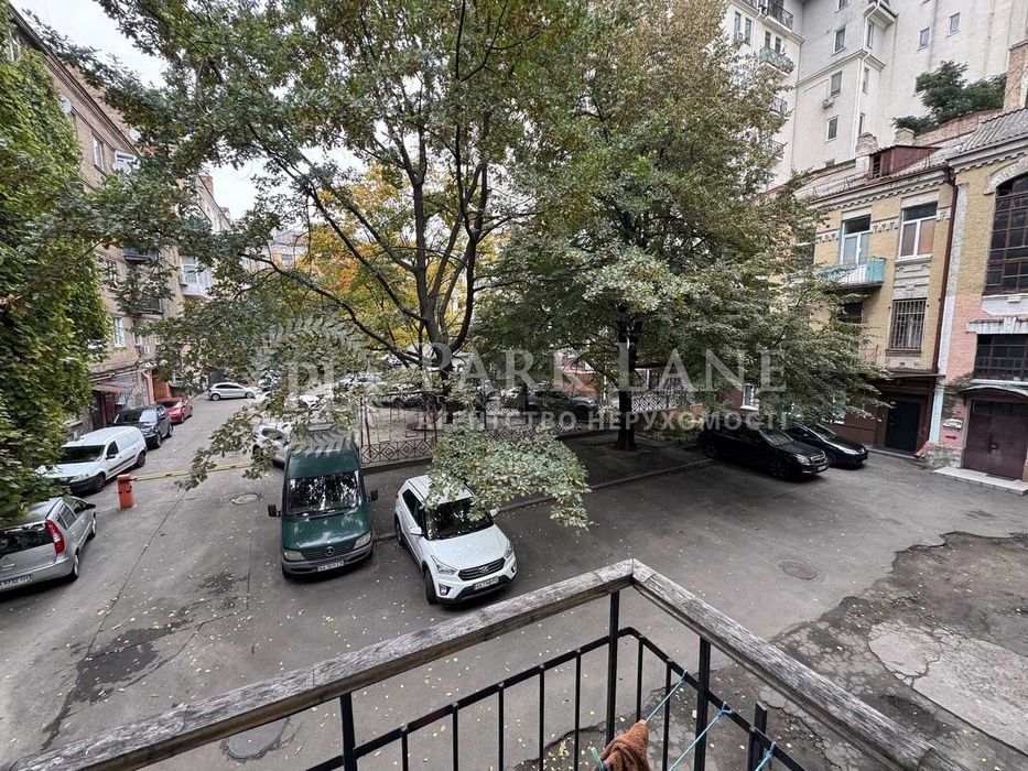 Центр Поділ Продаж 2к квартири Верхній Вал 50а Контрактова площа