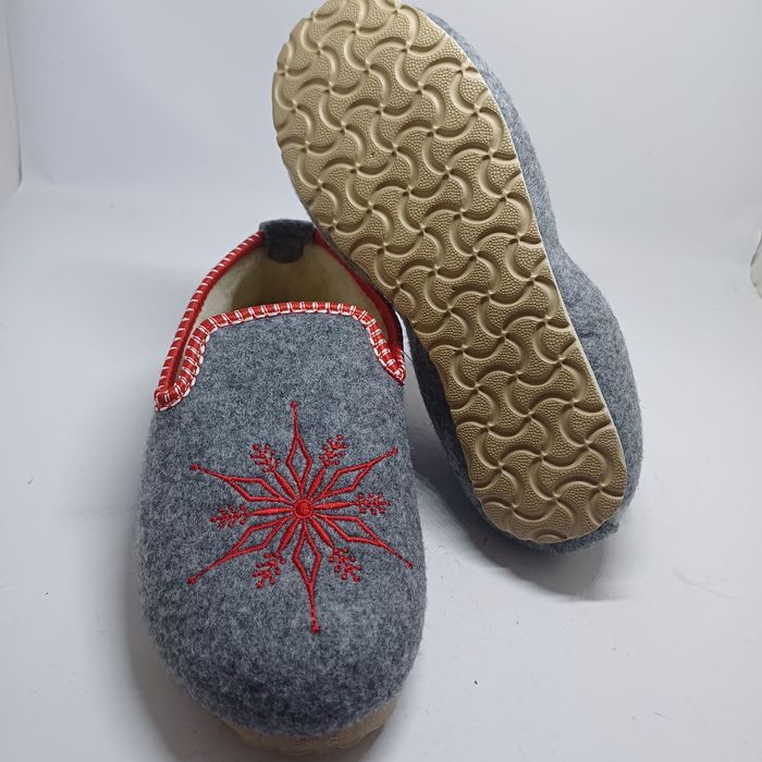 Nowe pantofle góralskie bambosze roz 38 dł wkładki 24.5 cm