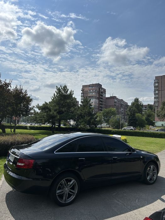Audi A6 C6.