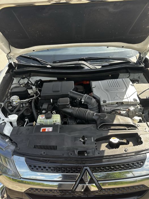 Mitsubishi Outlander PHEV 2019
