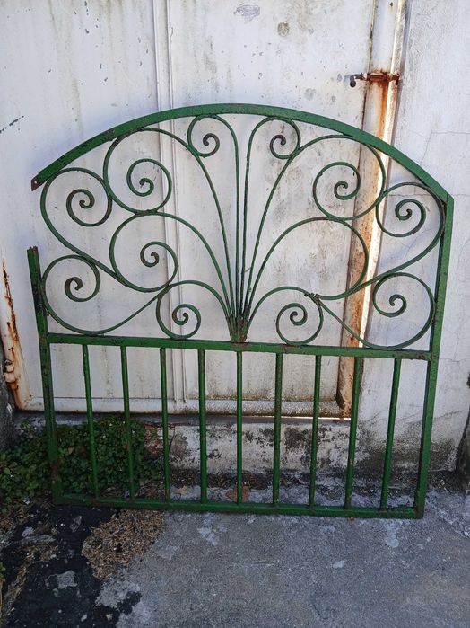 Portão em ferro antigo