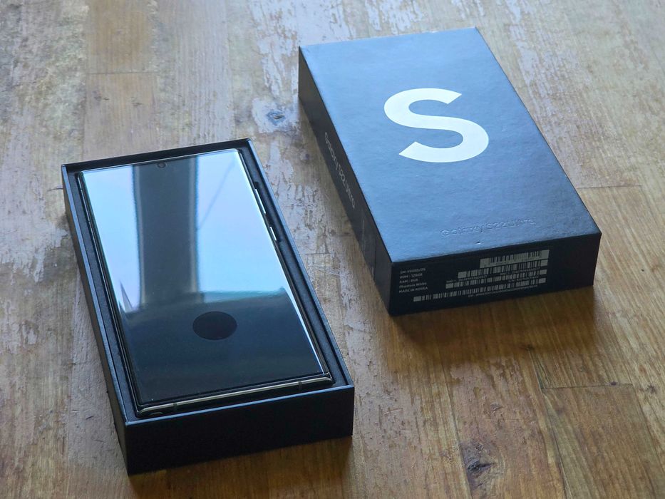 Європа. Samsung Galaxy S22 Ultra 8/128GB Phantom White, 2sim.