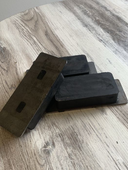 Подушки металеві під кузов самоскида 60*120*30