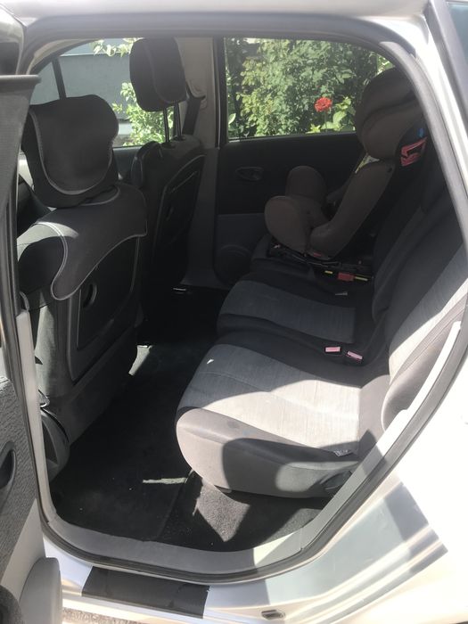 Продається надійний сімейний автомобіль Renault Scenik 2 2005 року.