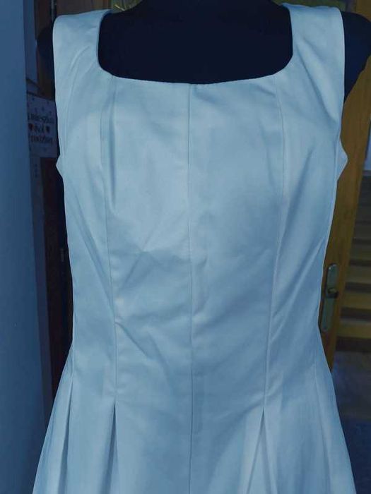 Kremowa sukienka ecru rozmiar 40 Karolina