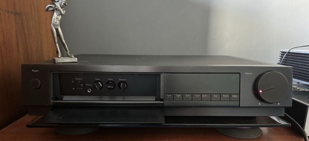 Acoustic Research A-05 Integrated Amplifier