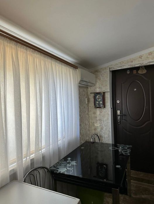 Одна кімната в оренду в центрі (тільки для дівчат)