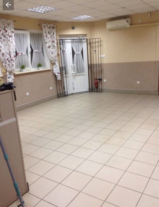 Продається комерційне приміщення з ремонтом