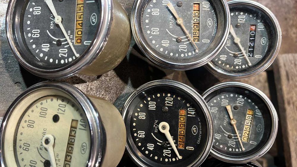 Спідометр К-750. Иж, МТ Восход Мінськ Тримачі скло одометр
