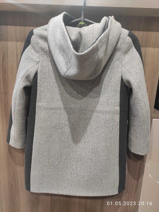 Пальто демісезон на дівчинку 7-9 років