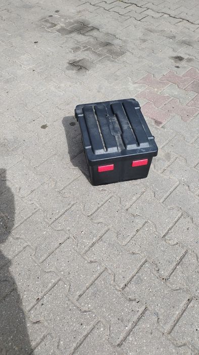 Skrzynka ,obudowa, osłona pojemnik na akumulatory do wózka inwalidzkie