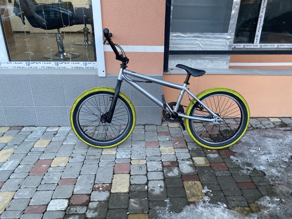 Продам BMX  B'twin 520 Wipe