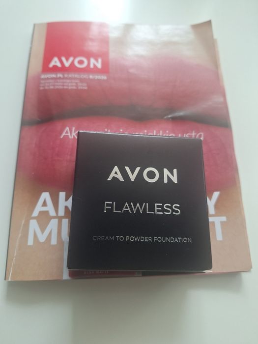 Avon podkład w kompakcie