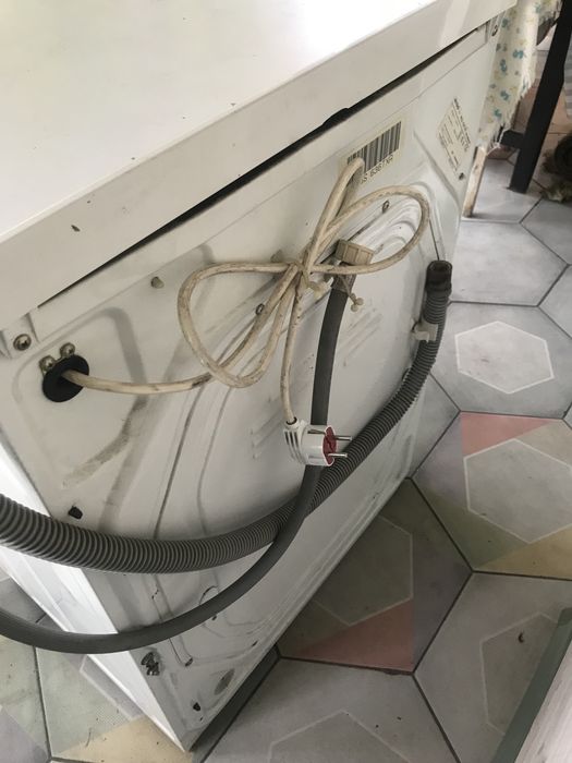 Продам стиральную машинку Indesit