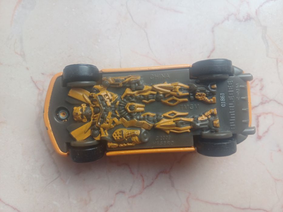 Resorak hasbro transformers bumblebee