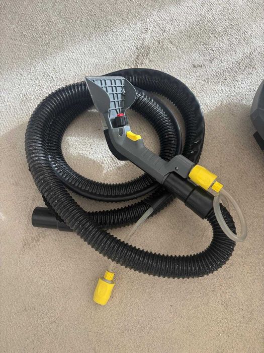 Maquina de limpeza Karcher Puzzi 8/1