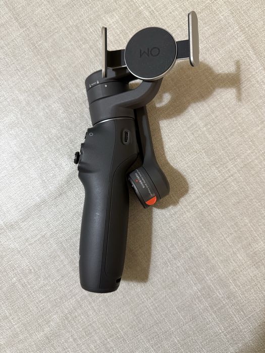 Gimbal (estabilizador) de vídeo DJI Osmo Mobile 6.